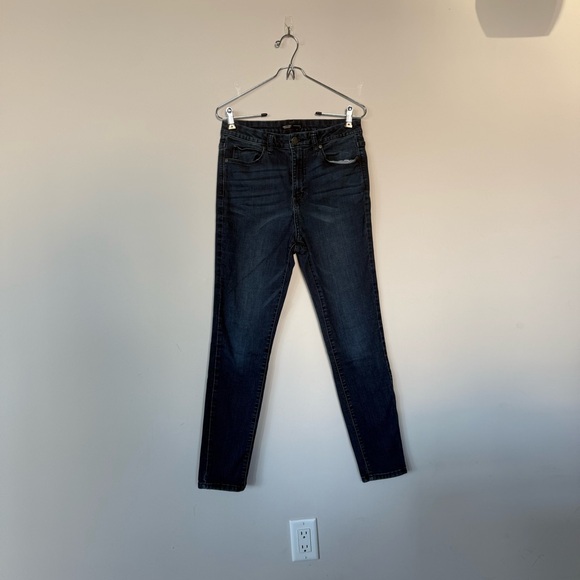 3/$20 ⚡️ Simply Vera Vera Wang Stretch High-Waisted Dark Wash Skinny Jeans - Picture 4 of 15